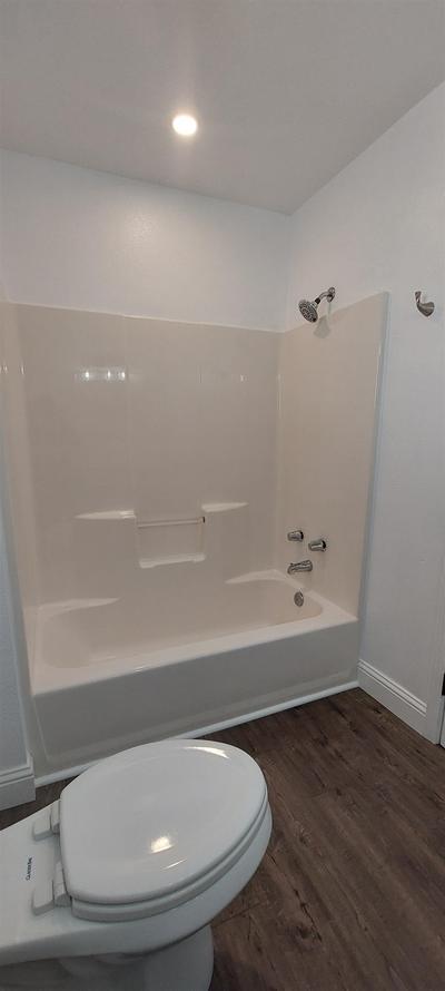 Photo 33